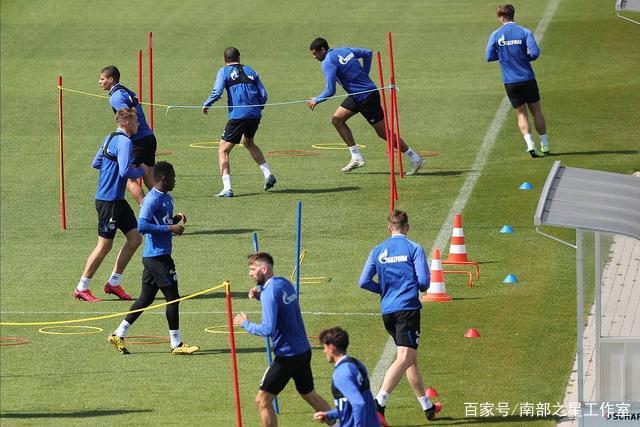 曼联面临的六大矛盾与管理层的无力